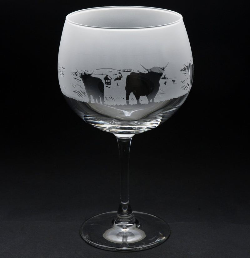 Highland Cattle | Gin Glass | Engraved British Made Highland Cattle | Gin Glass | Engraved by Glyptic Glass Art