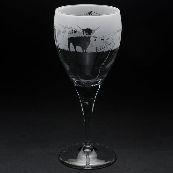 Highland Cattle | Crystal Wine Glass | Engraved by Glyptic Glass Art