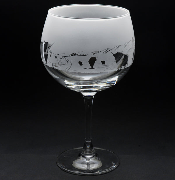 Highland Cattle | Gin Glass | Engraved by Glyptic Glass Art